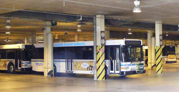 Duluth Gillig Advantage hybrid 121